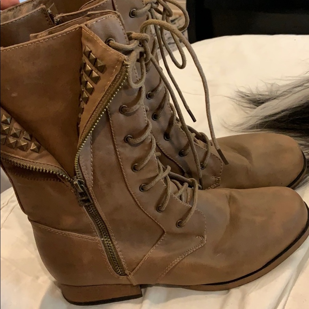Studded combat boots 🥾 - Picture 3 of 3